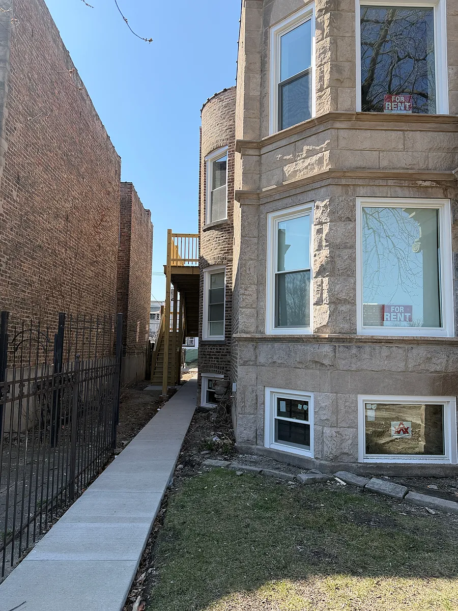 Building Photo - 6506 S Green St