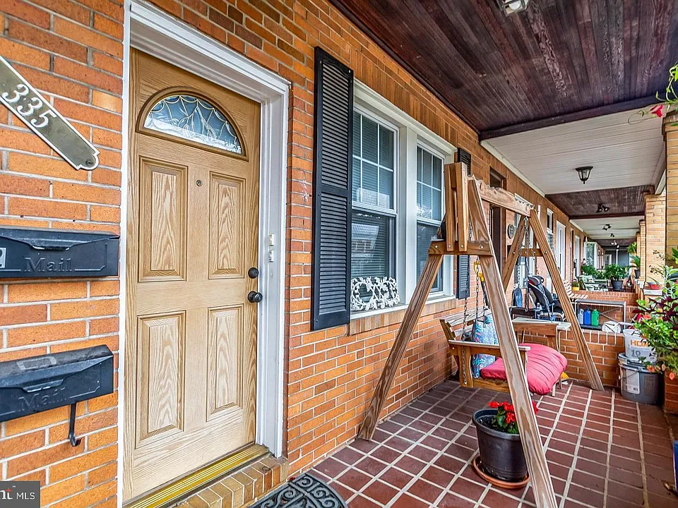 335 Drew St #1