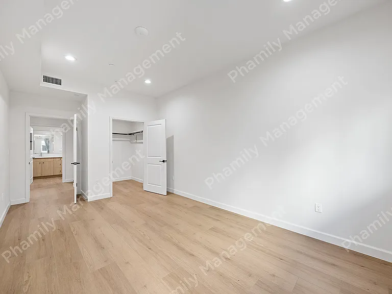 15861 Main St #217 — Photo 12