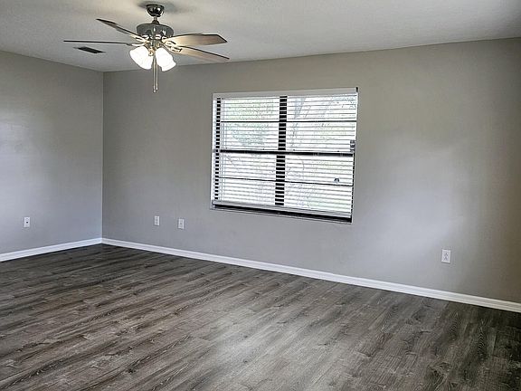 4th image of 130 Abalone Rd NW