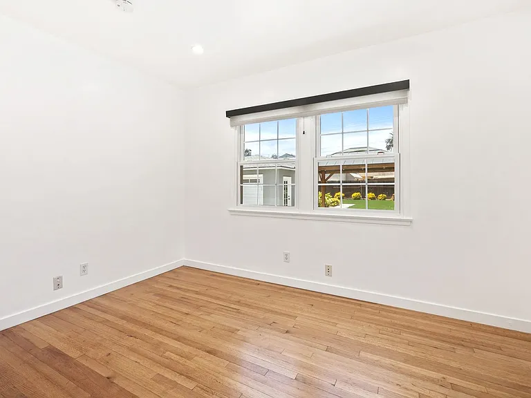 1041 Rose Ave — Photo 4