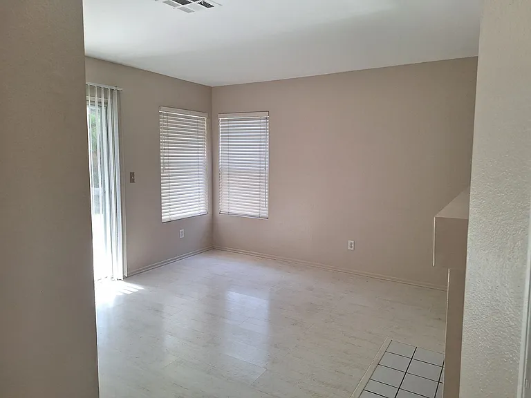 30427 Yosemite Dr — Photo 11