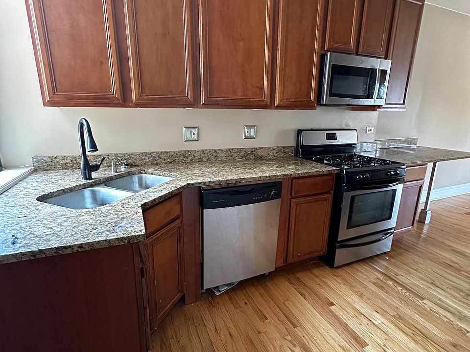 1st image of 6611 S Kenwood Ave #205