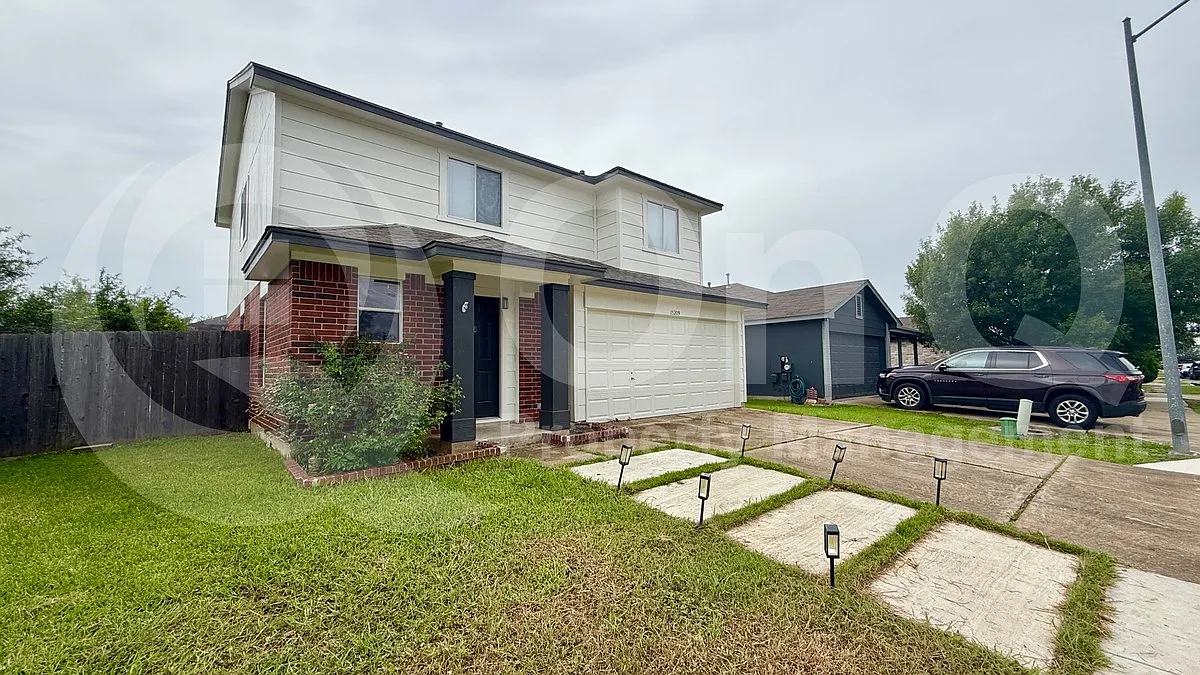 3 bed, 2.5 bath, 1589 sqft, $1,799 — Photo 4
