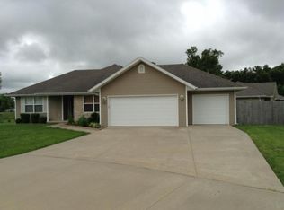 796 W Apache St, Republic, MO 65738