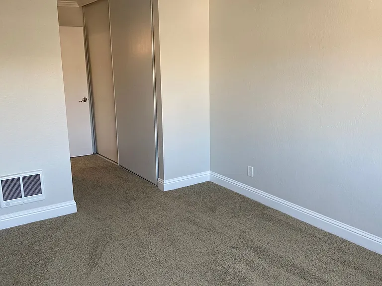 378 Van Buren - Renovated 2bed and 1bed units - Beautiful Building! — Photo 102
