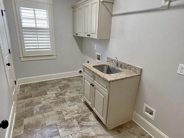 1820 Enclave Hollow Ln E — Photo 16