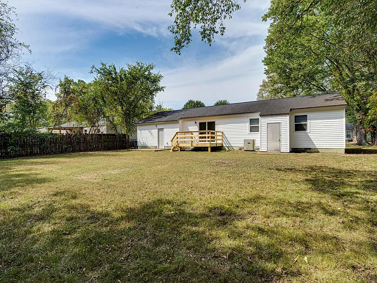 3810 Memphis Dr — Photo 20