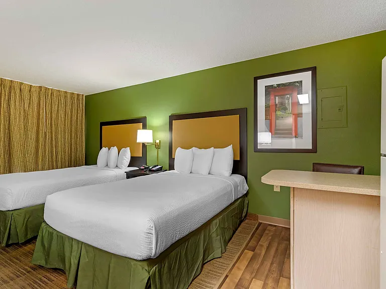 Studio Suite - 2 Full Beds
