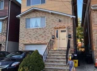 736 William St, Harrison, NJ 07029