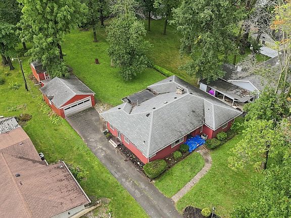 4th image of 3717 Spruce Dr