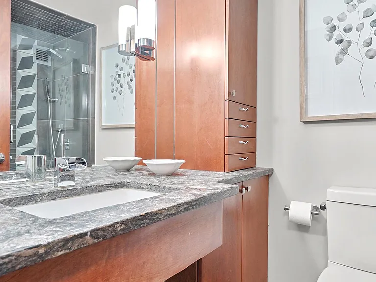 600 W Brown St #109 — Photo 21