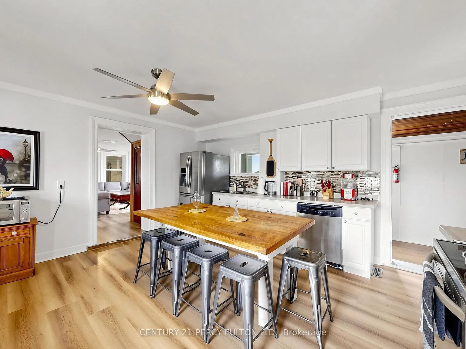 6 bed, $4,500 — Photo 1