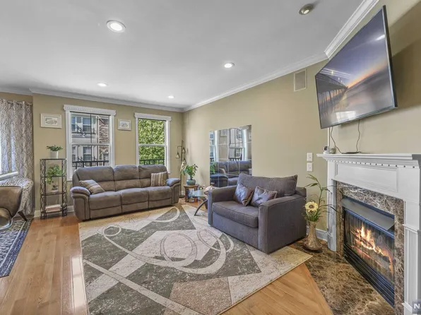 9 Barrister St, Clifton, NJ 07013