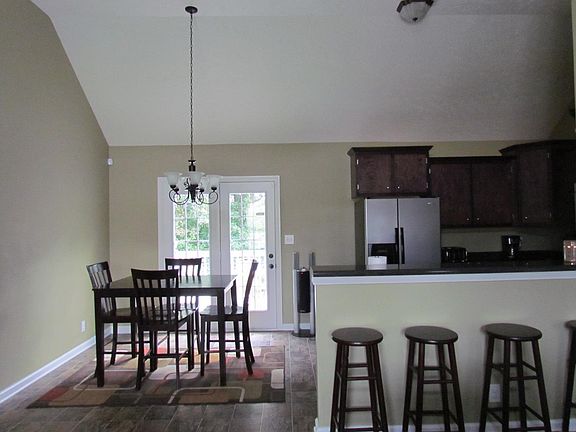 4th image of 1116 Campbell Ct