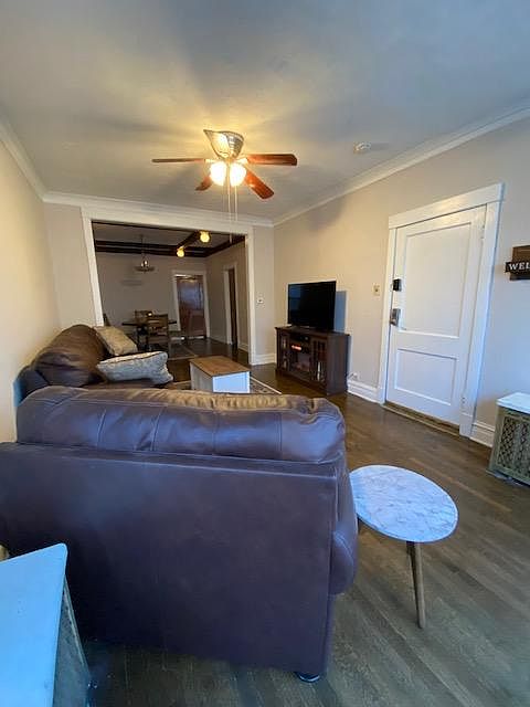 view from the Living room to th and entry and dinning area