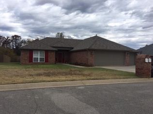 610 W Landy Pl, Fayetteville, AR 72701