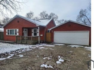 1717 Wilcox St, Crest Hill, IL 60403