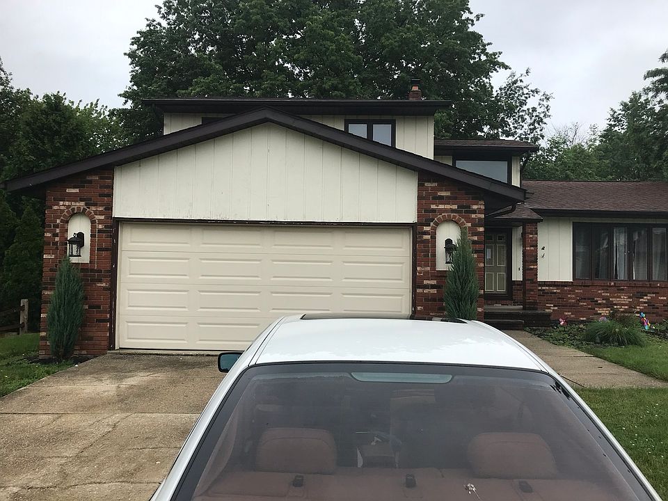 1st image of 471 Celestia Dr