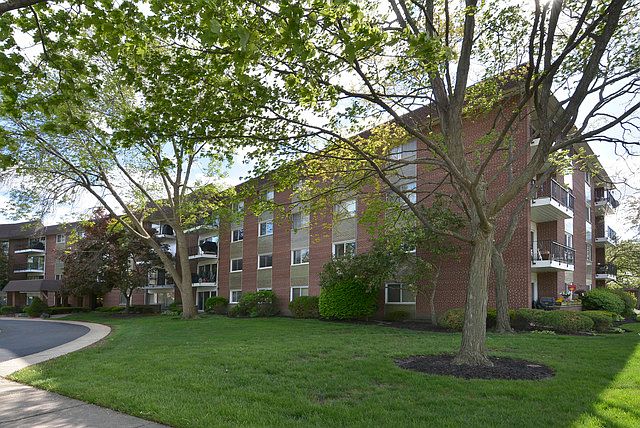 1st image of 1030 S Fernandez Ave APT 2L