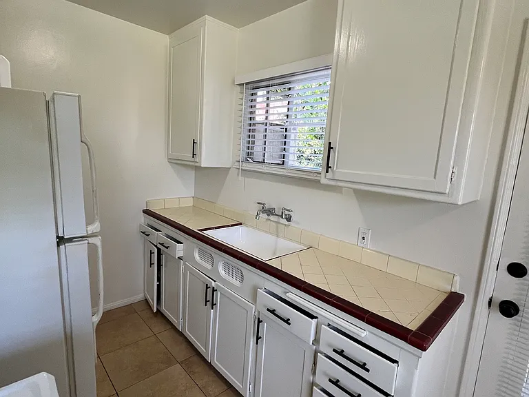 2575 N Lincoln St #2575 — Photo 8