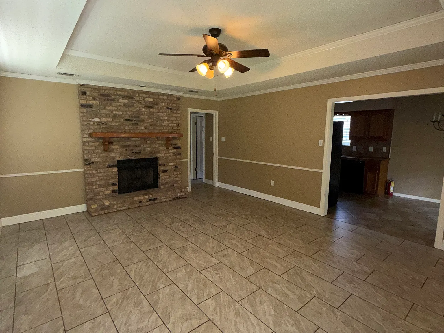 3 bed, 1285 sqft, $1,750 — Photo 2