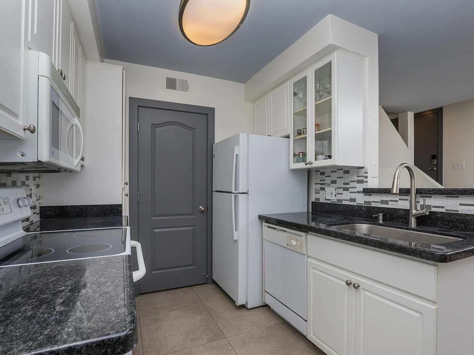 1701 E Colter St — Photo 3