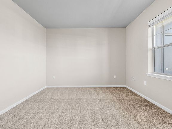5th image of 3071 Main St #167