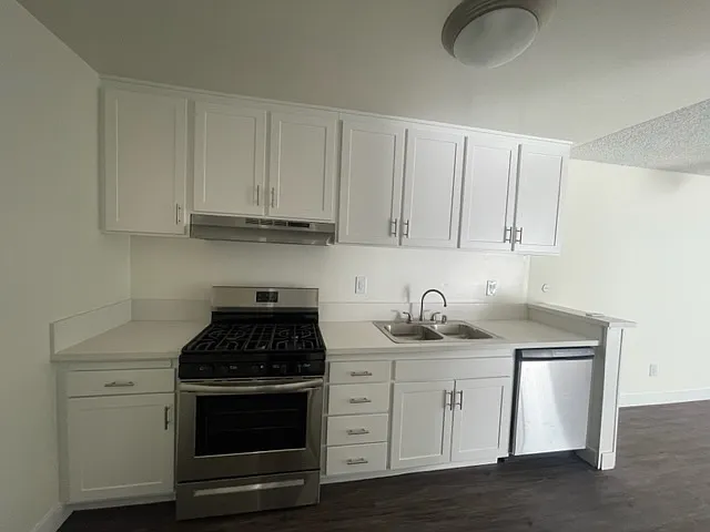 5345 Sepulveda Boulevard — Photo 29