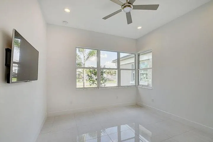 12832 Veneto Springs Dr — Photo 23
