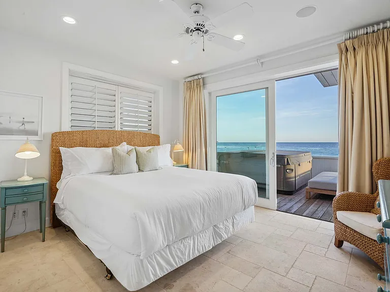 Where the shoreline becomes part of your space.