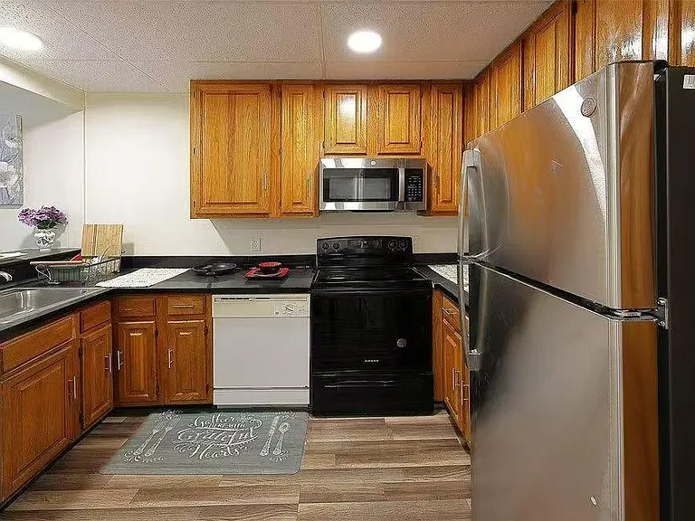 2213 S Braeswood Blvd #13B — Photo 8