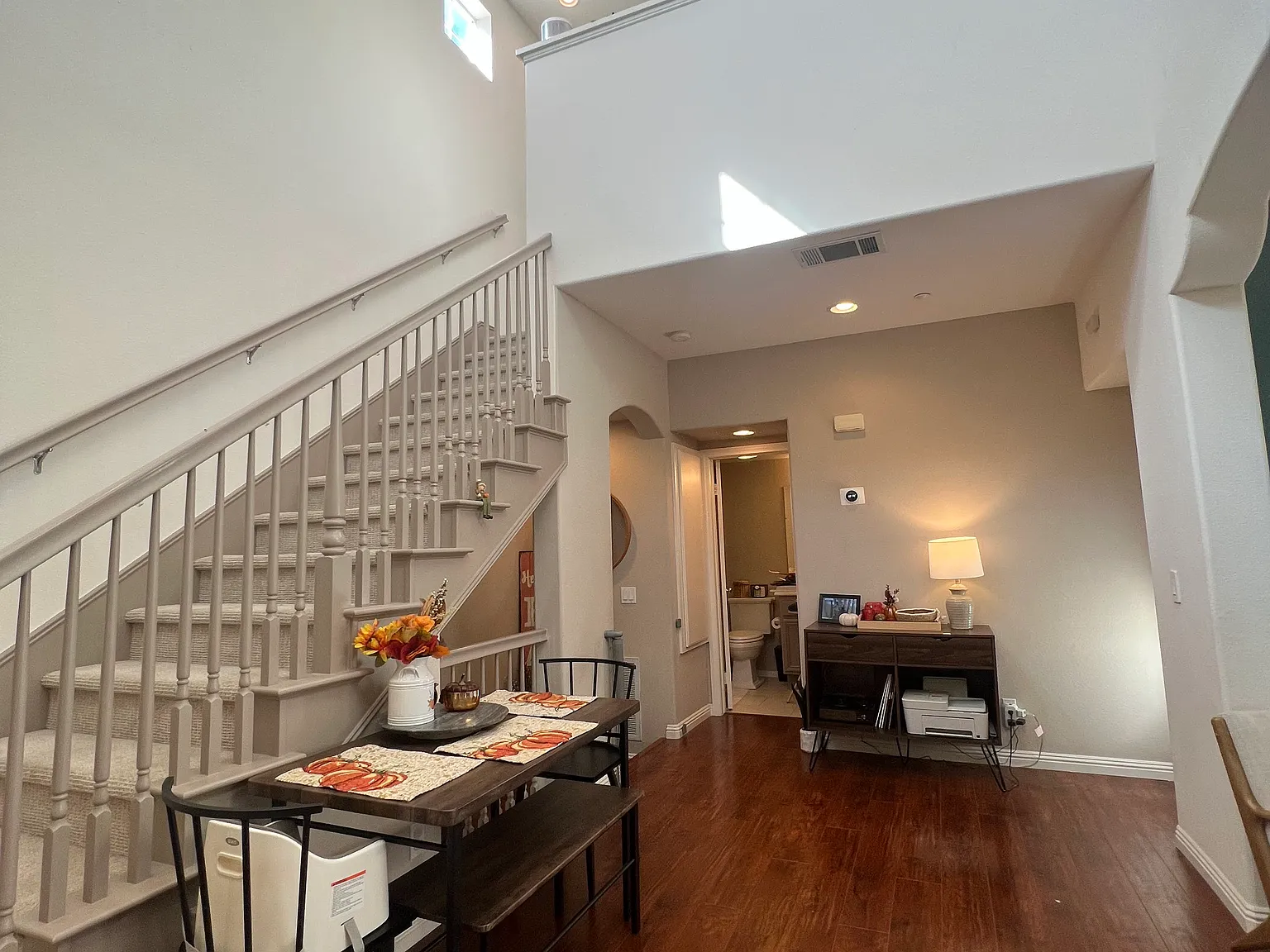 3 bed, 1342 sqft, $3,695 — Photo 2