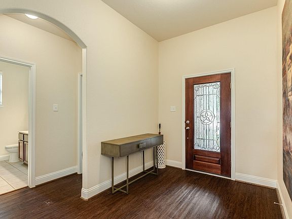 3rd image of 3519 Bay Dr