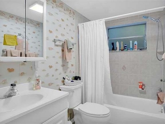 5th image of 4938 26th Ave S APT C