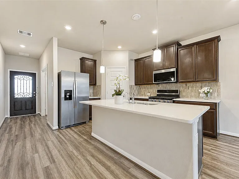 1218 Glendora Dr — Photo 8