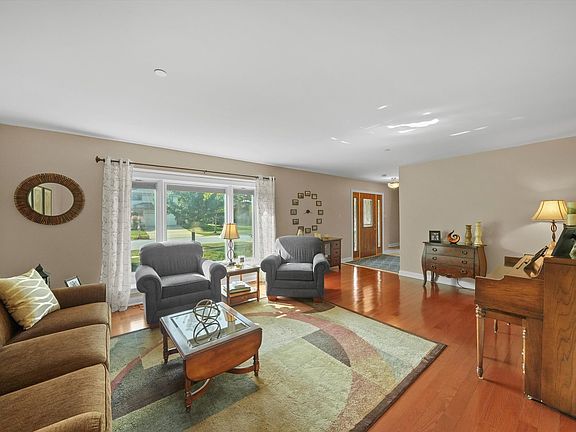 2nd image of 17721 Bayberry Ln