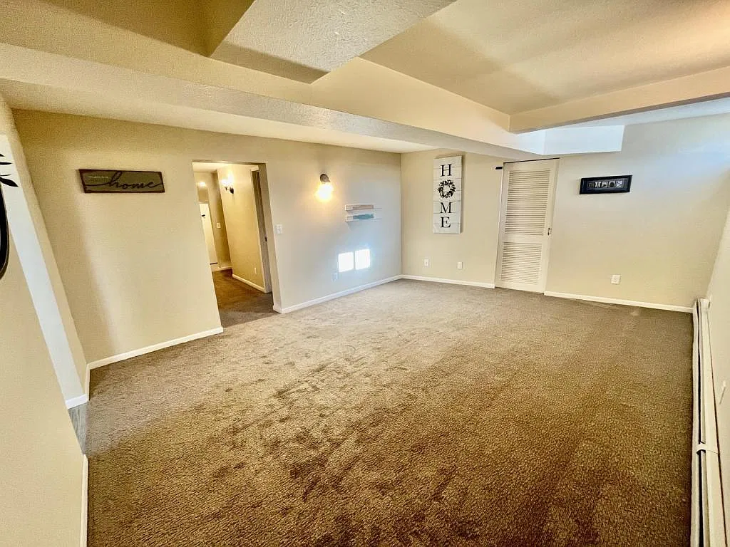 420 E Avenue B — Photo 1