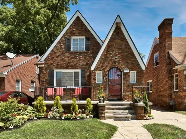 18700 San Juan Dr, Detroit, MI 48221