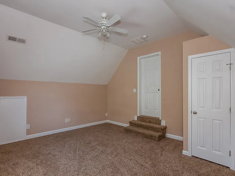 906 Houston Heights Rd — Photo 11