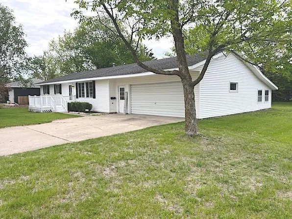 633 4th Ave SW, Perham, MN 56573