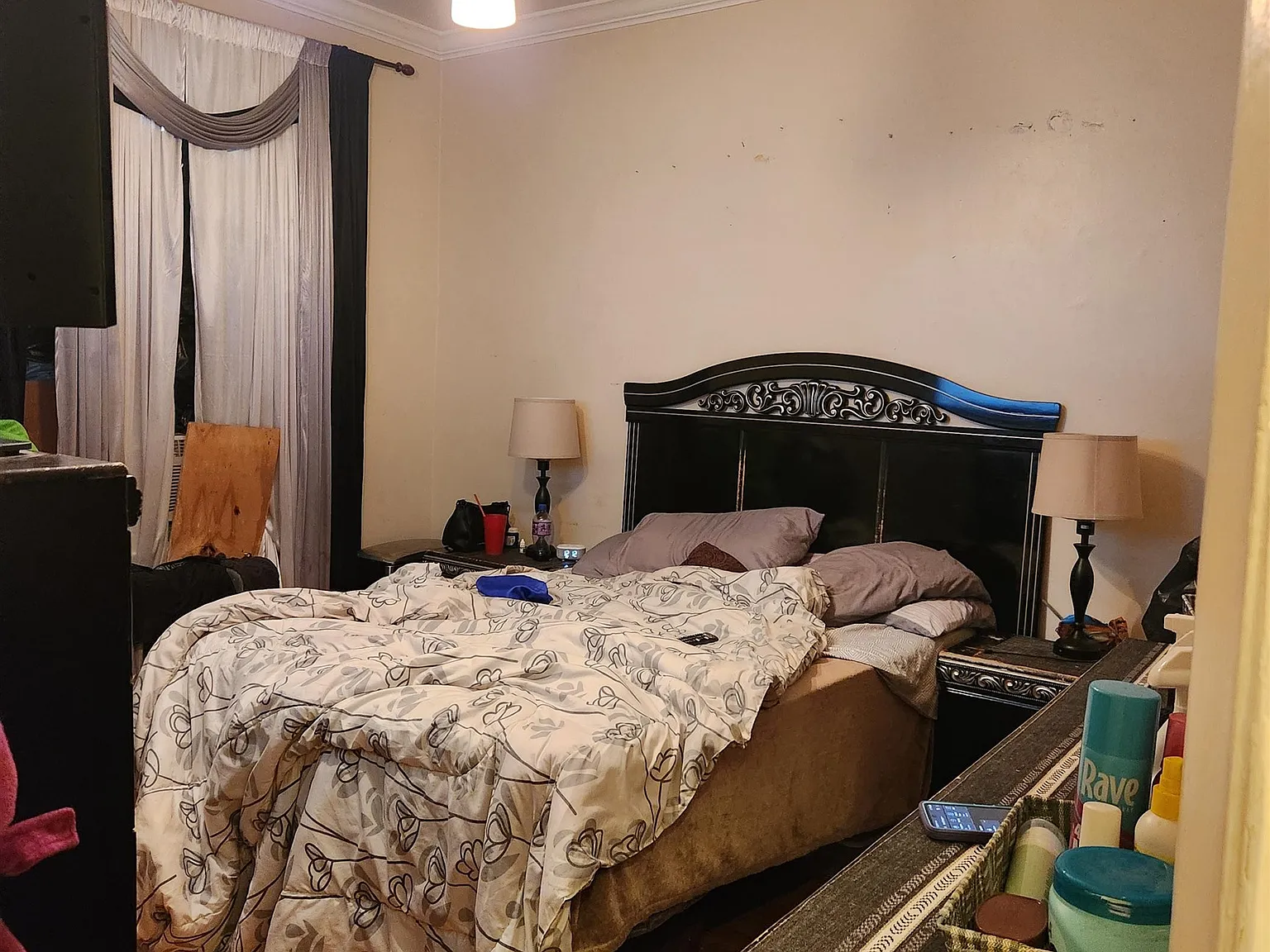 2 bed, 1.0 bath, 911 sqft, $2,350 — Photo 3