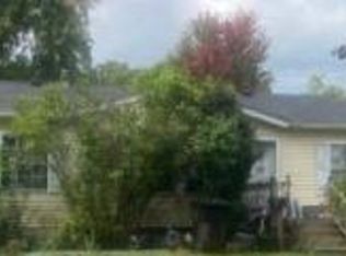 2478 Superior St, Trenton, MI 48183