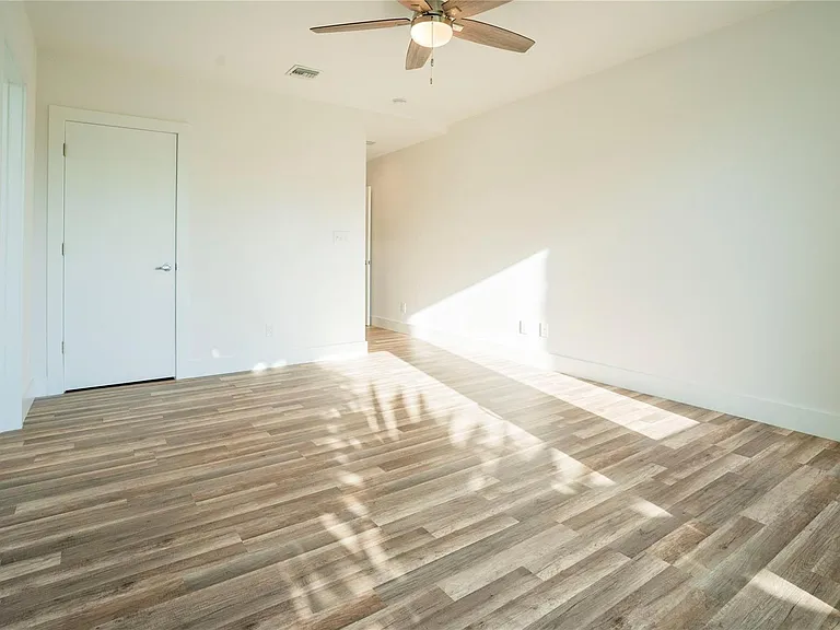 1413 NE 5th Ave #1 — Photo 28