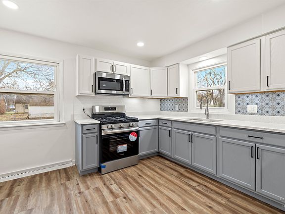 4th image of 2917 Andrews St