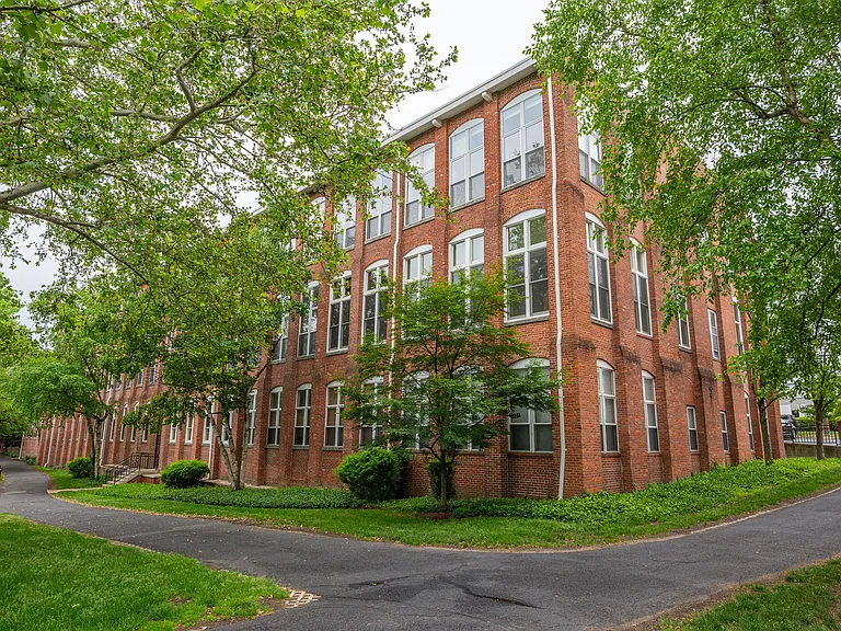 262 Main St #204 — Photo 41