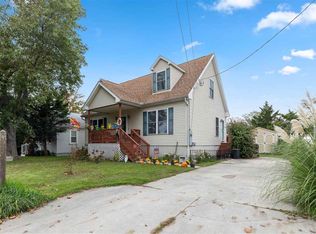 147 W Delaware Pkwy, Villas, NJ 08251