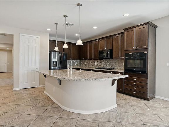 4th image of 5478 S Luiseno Blvd