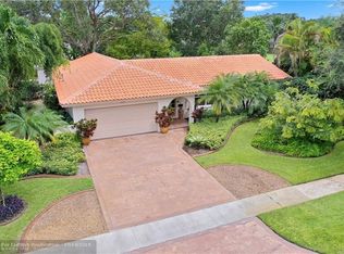 824 N Bel Air Dr, Plantation, FL 33317