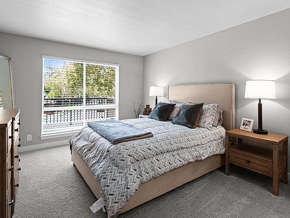 4th image of 235 Camelback Rd #F-159